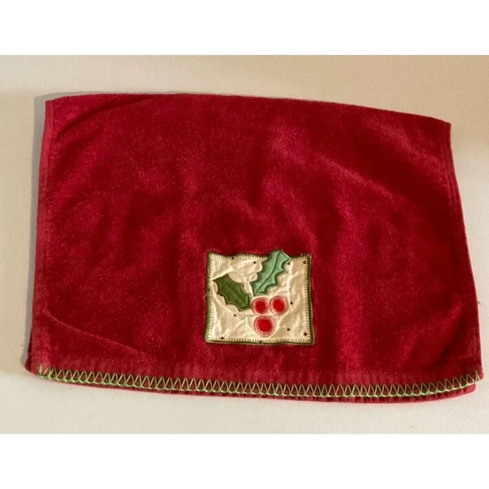 Christmas Hand Towel Set of 4 Red Green Appliqué Snowman Holly Embroidery